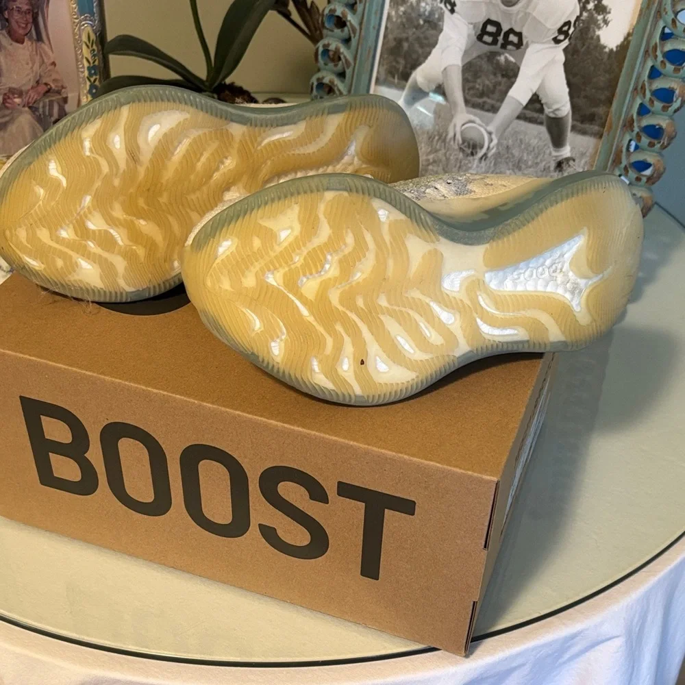 Yeezy Boost 380 (Adidas) - Picture 7 of 8